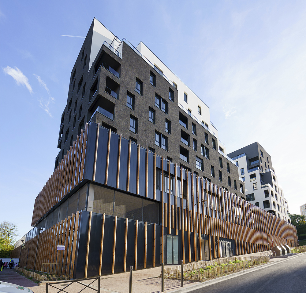 Bâtiment tertiaire Rosny avec menuiserie Bieber